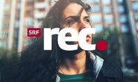 Logo von SRF «rec.» mit einer Frau im Hintergrund, die in die Ferne blickt.