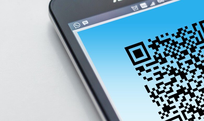 Téléphone avec un QR-code